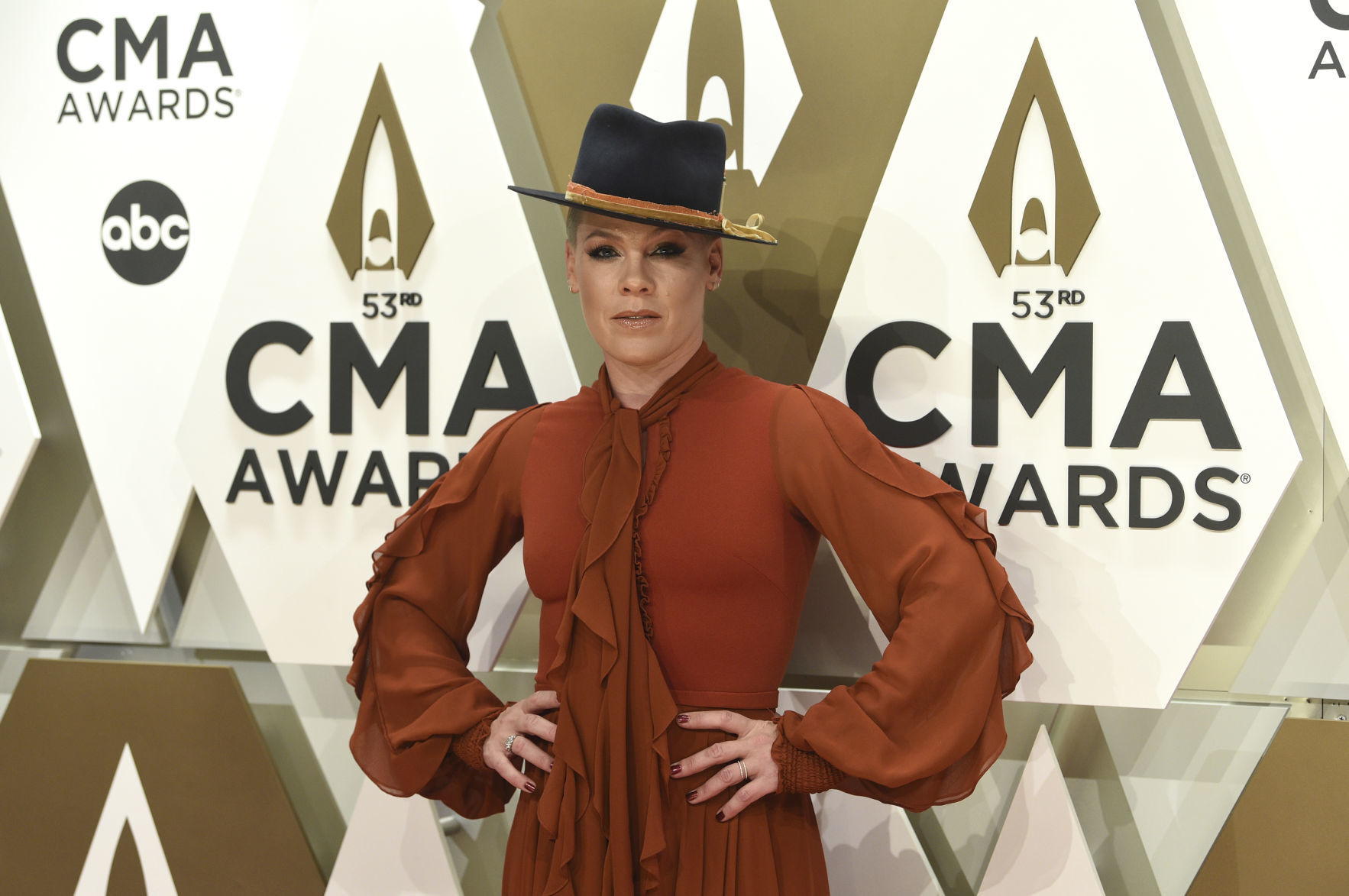 53rd Annual CMA Awards - Arrivals